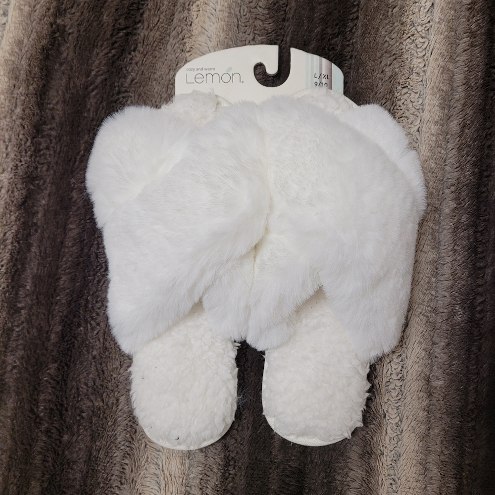 Lemon Collection slippers Size L/XL 9-10